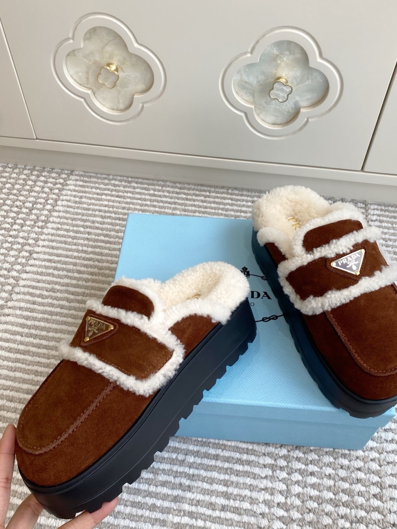 Pra*a slippers